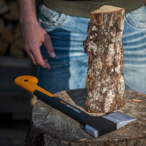 Fiskars Yarma Balta Kısa Saplı X11 1015640